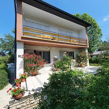 Pink Leander Apartman * שיופוק